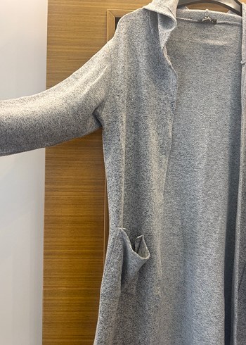 Gri Kapüşonlu Uzun Hırka - Görsel 3