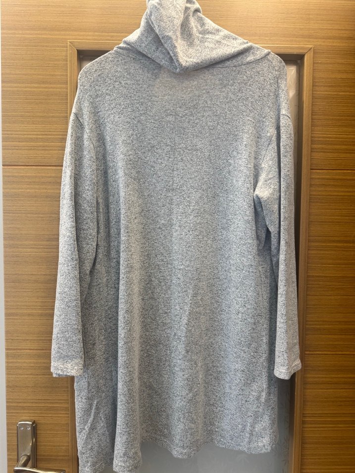 Gri Kapüşonlu Uzun Hırka - Görsel 5