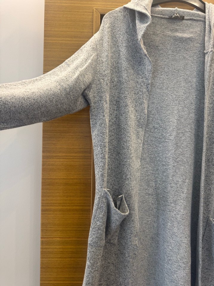 Gri Kapüşonlu Uzun Hırka - Görsel 3
