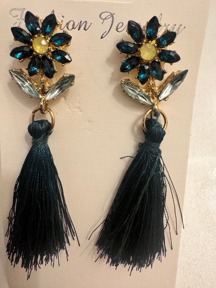 Çiçekli Yeşil Püskül Uzun Küpe - Görsel 2