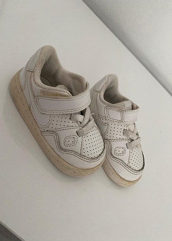 19 Beden beyaz Renk Nike Erkek Çocuk Beyaz Spor Ayakkabı