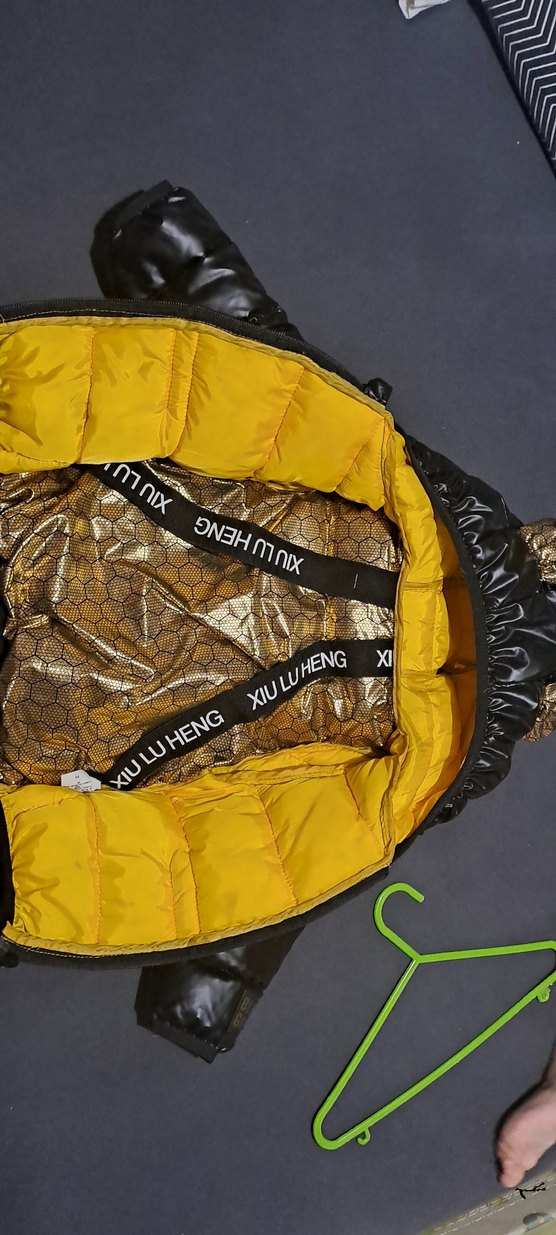 Siyah Kapüşonlu Erkek Çocuk Mont - Görsel 3