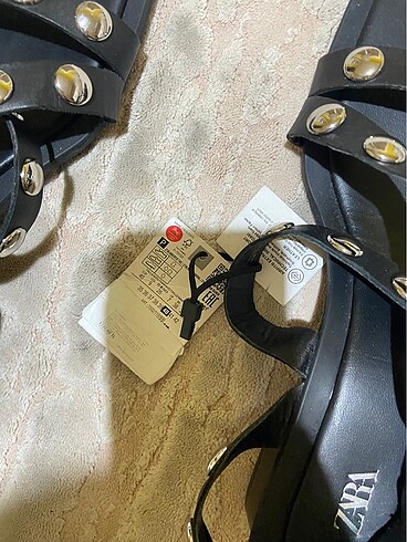40 Beden Zara Kalın Topuklu Sandalet