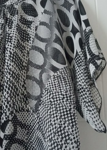 Desenli Kadın Kısa Kollu Bluz - Görsel 5