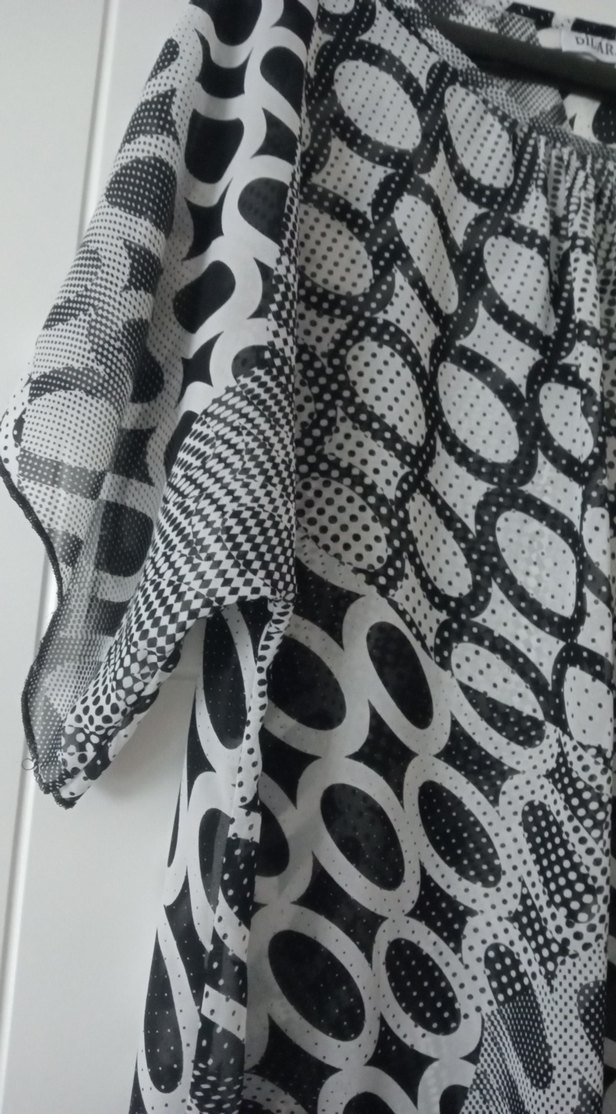 Desenli Kadın Kısa Kollu Bluz - Görsel 2