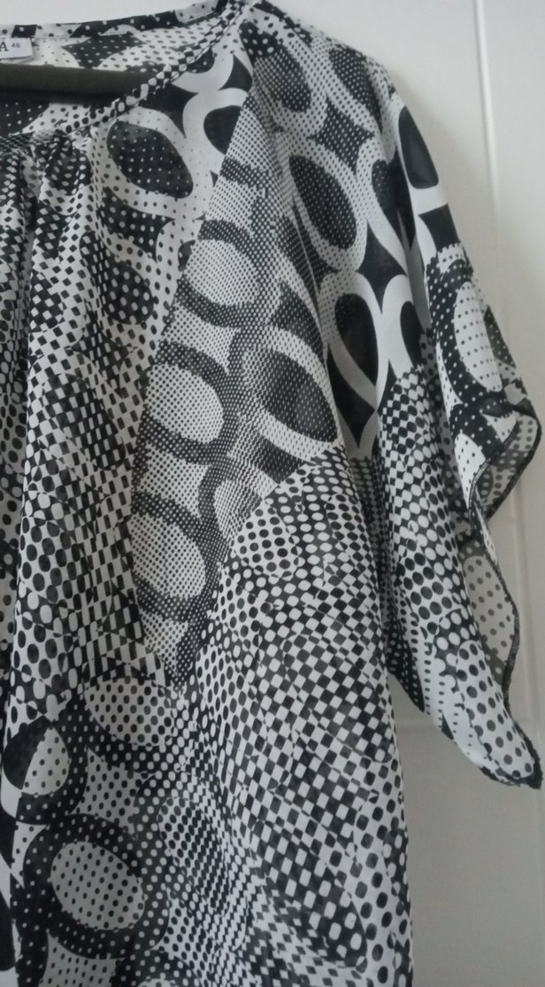 Desenli Kadın Kısa Kollu Bluz - Görsel 5