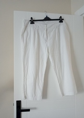 Düğmeli Beyaz Keten Mini Kadın Pantolon - Görsel 3