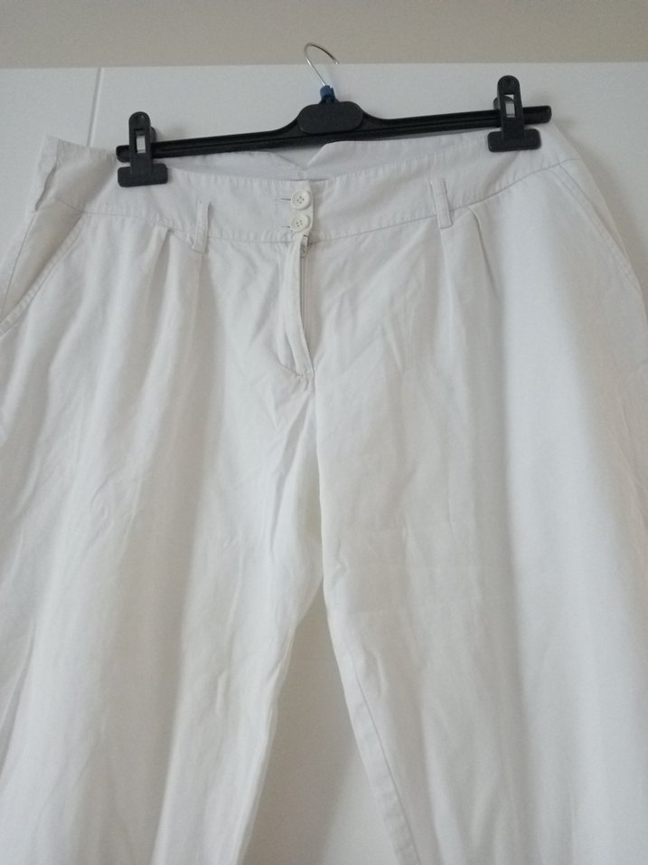 Düğmeli Beyaz Keten Mini Kadın Pantolon - Görsel 4