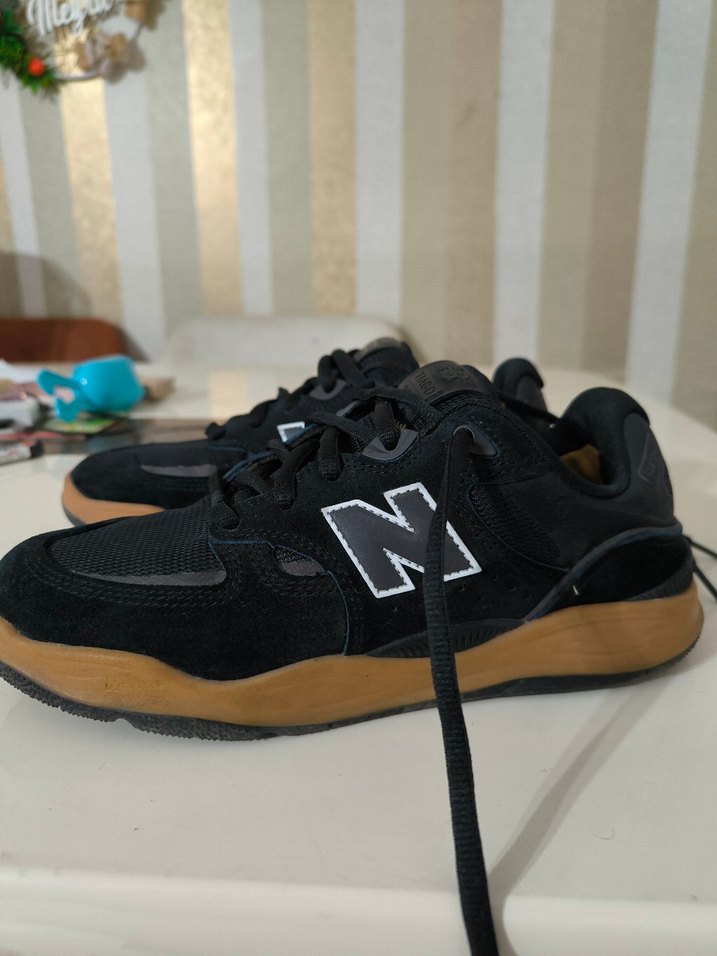 Siyah New Balance Kadın Spor Ayakkabı - Görsel 2