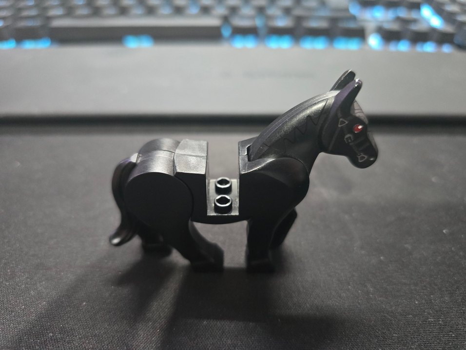 Siyah Lego At Figürü - Görsel 2