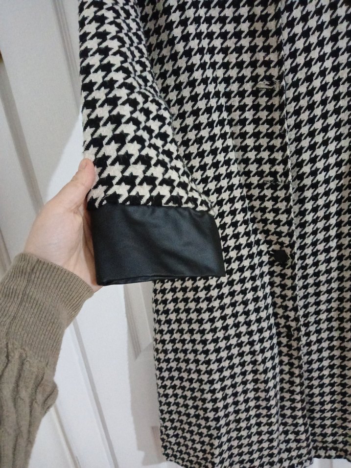 Tavin Düğmeli Uzun Kadın Kaban - Görsel 2