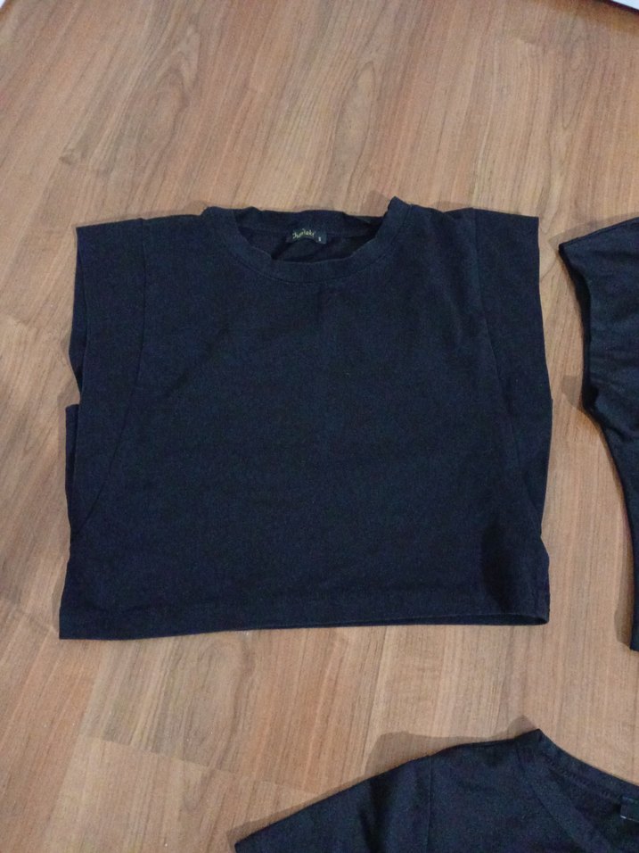 Kadın Siyah Kısa Kollu Crop - Görsel 4