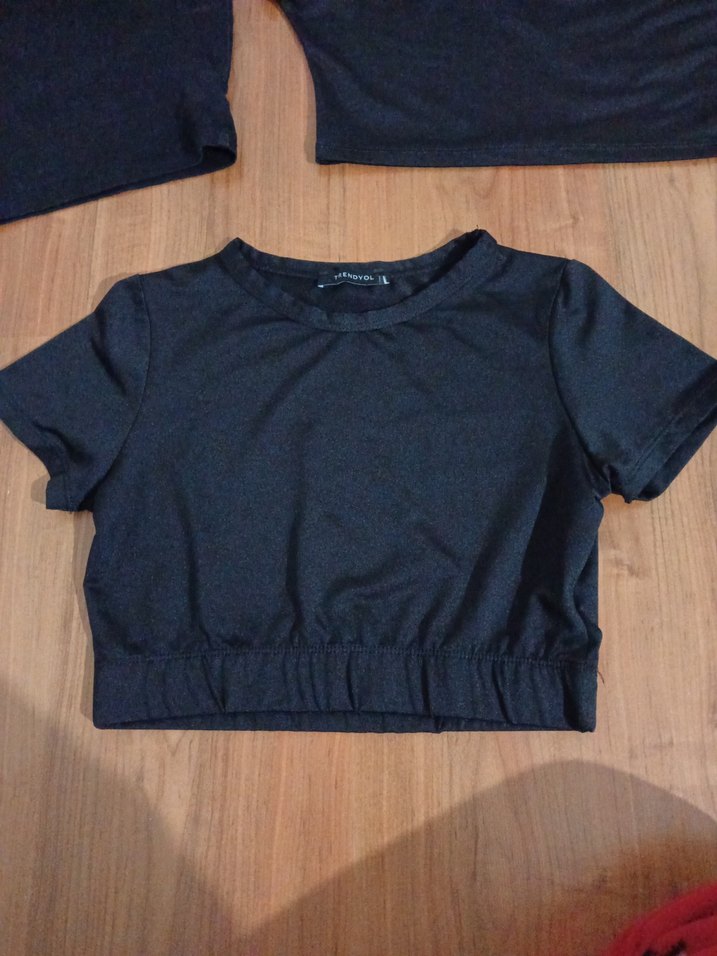 Kadın Siyah Kısa Kollu Crop - Görsel 2