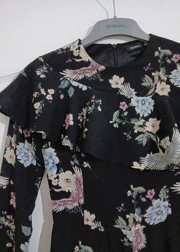 Çiçek Desenli Siyah Midi şort elbise - Görsel 2