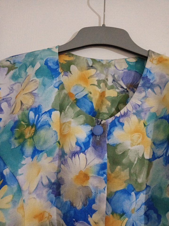 Mavi desenli ceket ve bluz - Görsel 5