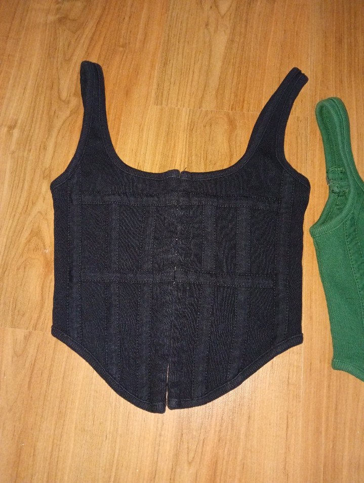 Yeşil ve siyah Crop - Görsel 3