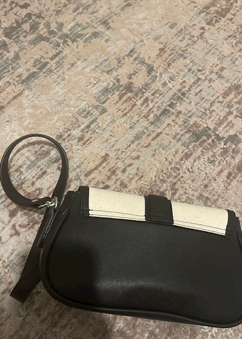 Diğer Bej Siyah Tokalı Kadın Deri Çanta