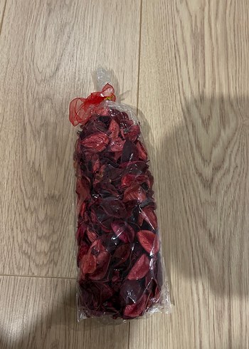 Kırmızı Kurutulmuş Çiçek Kadın Parfümü