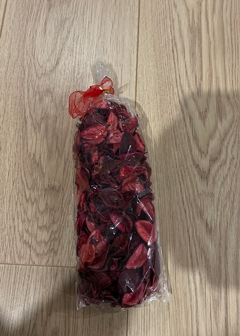 Diğer Kırmızı Kurutulmuş Çiçek Kadın Parfümü