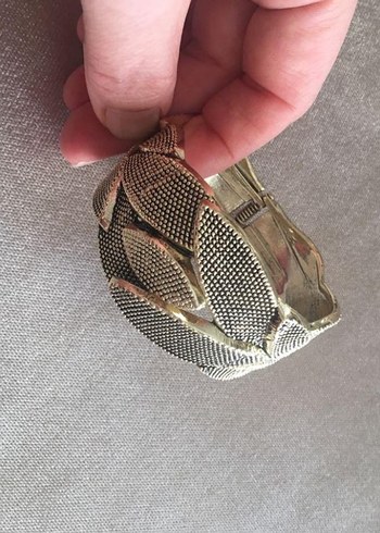 Gri Yılan Desenli Tokalı Kadın Bileklik