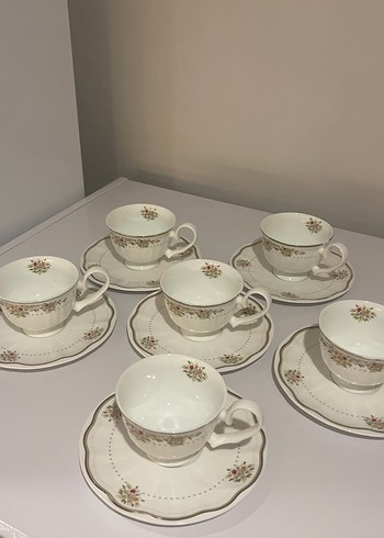 Çiçek Desenli Beyaz Porselen 6'lı Fincan Takımı