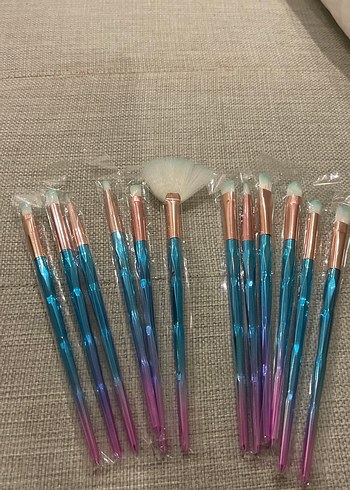 Renkli 10'lu Makyaj Fırçası Seti - Görsel 4