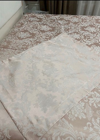 Nakışlı Beyaz Pastel Yatak Örtüsü - Görsel 3