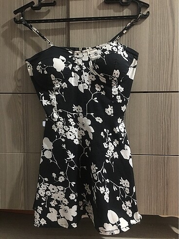 Askılı mini elbise