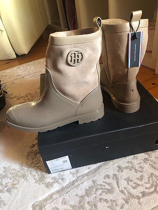 39 Beden ten rengi Renk Tommy Hilfiger yağmur botu