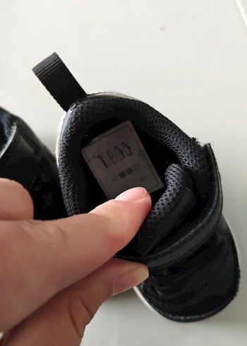 19 Beden Siyah Erkek Çocuk Spor Ayakkabı Velcro