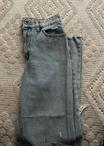 Gri Yırtık Detaylı Salaş Midi Kot Pantolon - Görsel 4