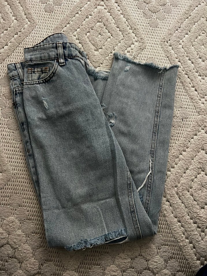 Gri Yırtık Detaylı Salaş Midi Kot Pantolon - Görsel 2