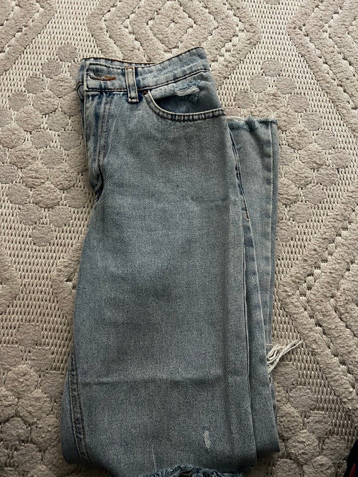 Gri Yırtık Detaylı Salaş Midi Kot Pantolon - Görsel 4