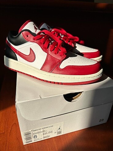 Nike Nike Air Jordan 1 Low Reverse Black Toe