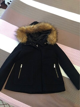 Zara Mont