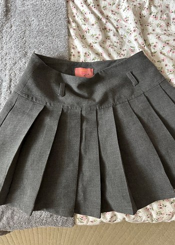 Gri içi mini şortlu etek