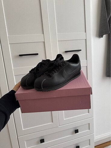Nike 37.5