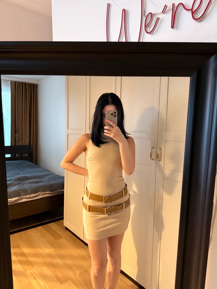 Bej Deri Kemer Detaylı Midi Elbise - Görsel 2