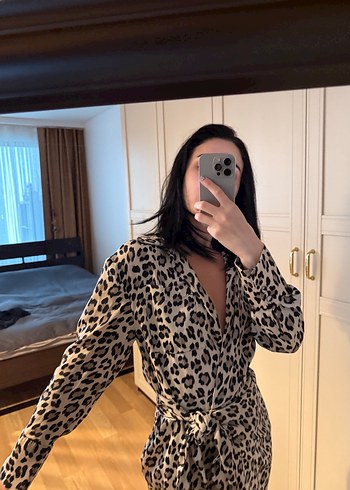 Leopar Desenli V Yakalı Kemerli Mini Elbise - Görsel 3