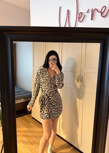 Leopar Desenli V Yakalı Kemerli Mini Elbise - Görsel 5