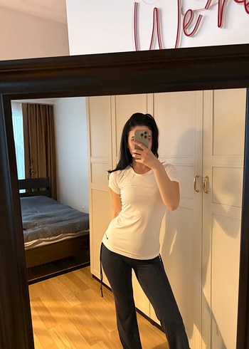 Beyaz, kısa kollu, ince kesim hamile tişörtü - Görsel 4