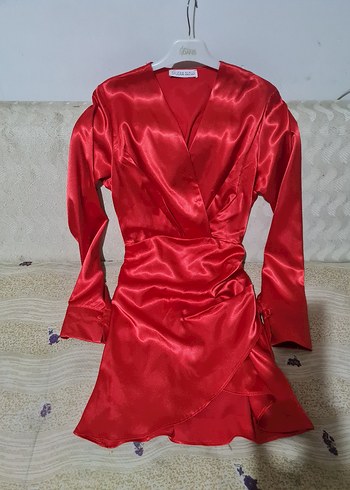 Uzun Kollu Kırmızı Saten Mini Elbise - Görsel 2