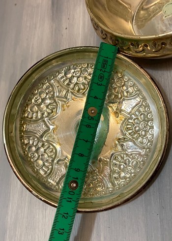 Beden işlemeli pirinç şekerlik