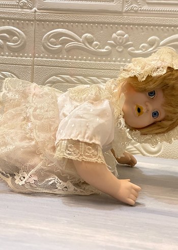 emekleyen damgalı porselen bebek - Görsel 3