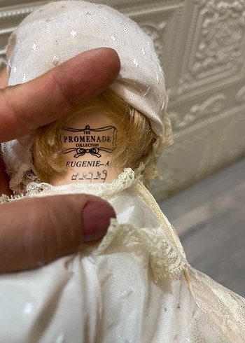 emekleyen damgalı porselen bebek - Görsel 2