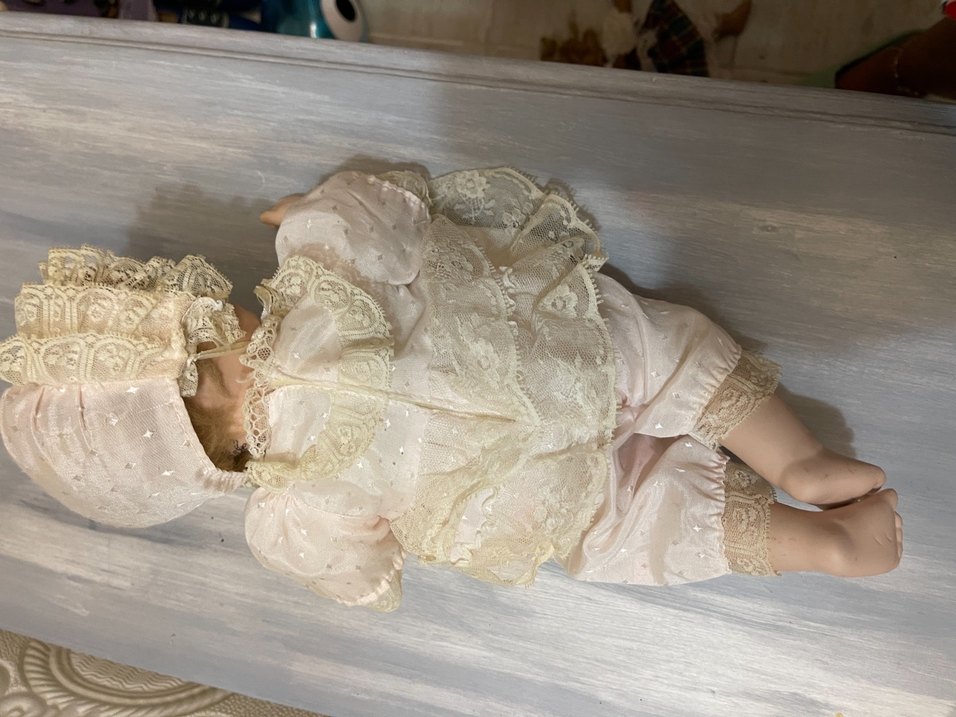 emekleyen damgalı porselen bebek - Görsel 5