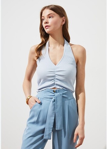 Trendyolmilla halter yaka üst