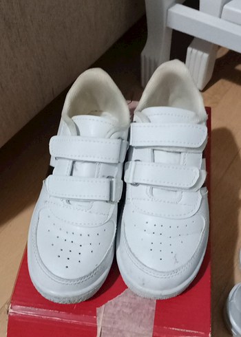 Beyaz Erkek Çocuk Cırt Cırtlı Spor Ayakkabı