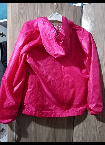 LC Waikiki Yağmurluk 8.9.yaş