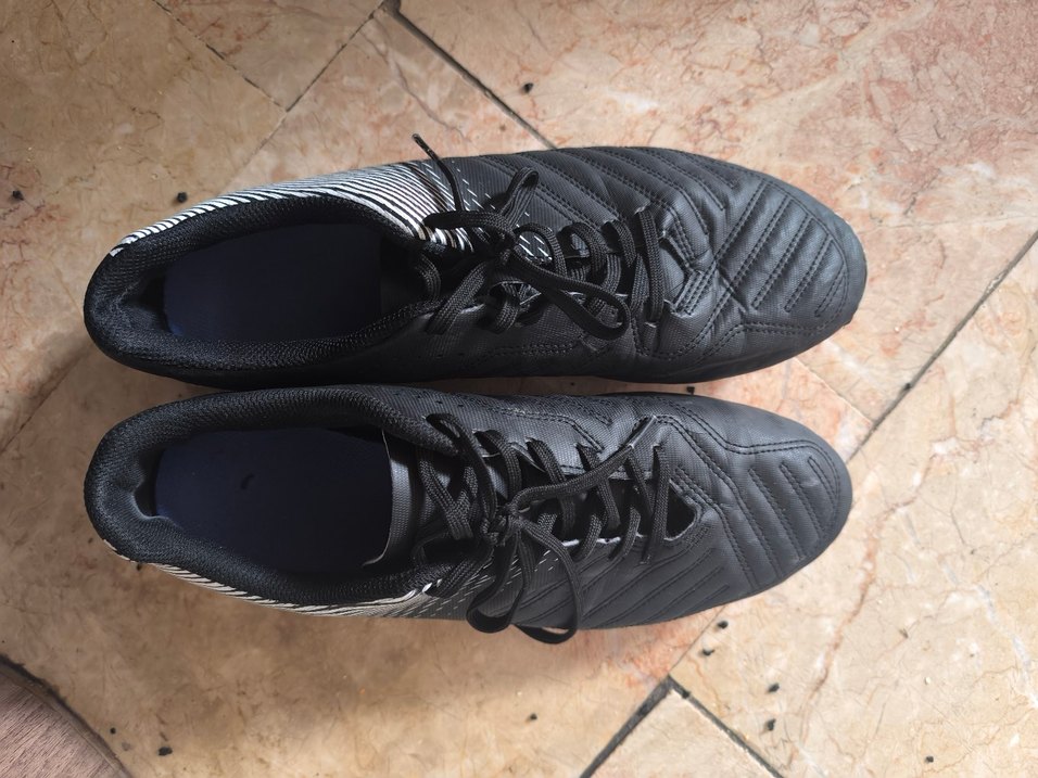 kipsta halı saha 44 no Erkek Siyah Beyaz Futbol Ayakkabısı - Görsel 3